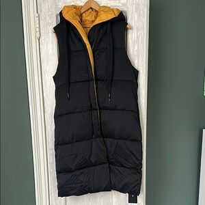 Stylish Black and Yellow Puffer Vest Reversible